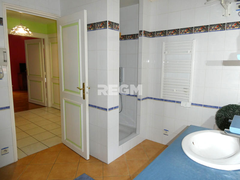 Propriété - 8 191 m² - 11 pièces