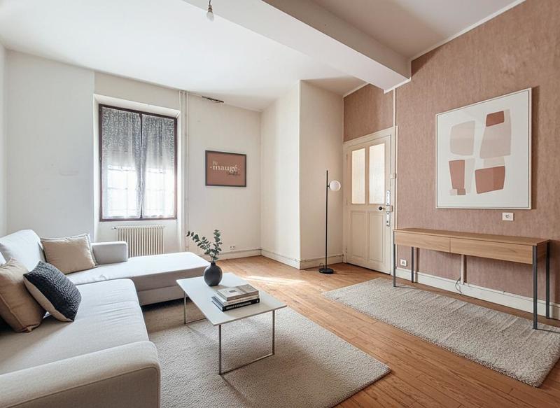 Maison - 220 m² - 5 pièces