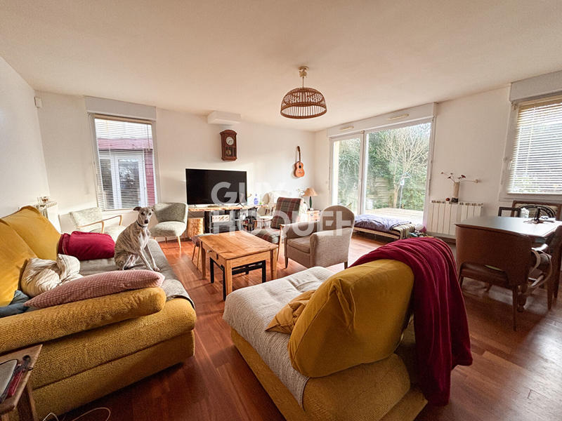 Maison - 95 m² - 5 pièces