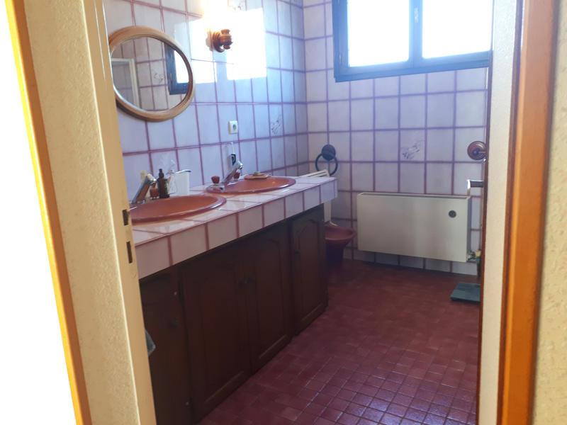 Maison - 247 m² - 7 pièces