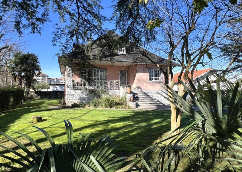 Maison - 314 m² - 7 pièces