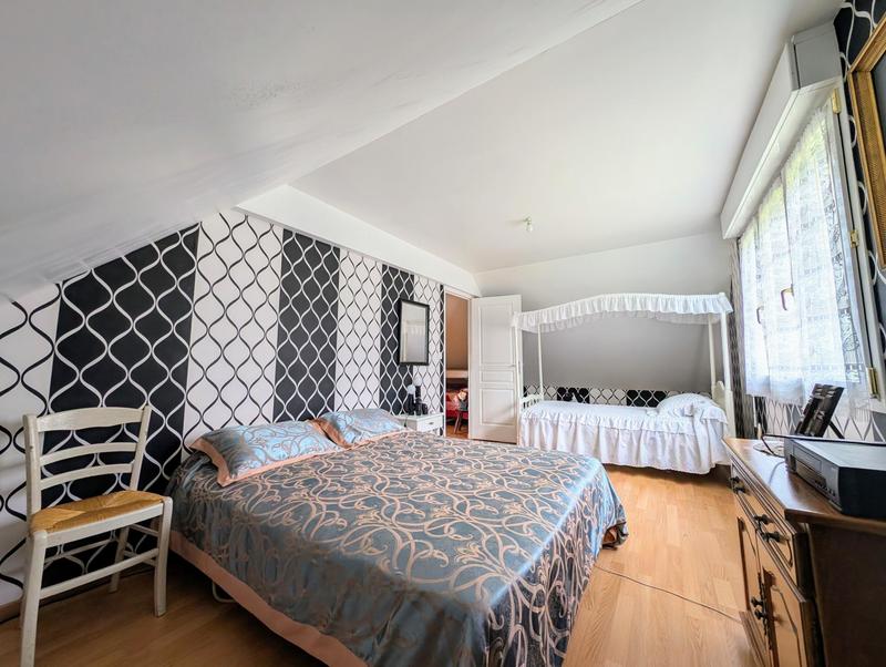 Propriété - 238 m² - 8 pièces