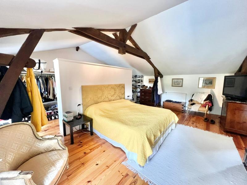 Maison - 335 m² - 8 pièces