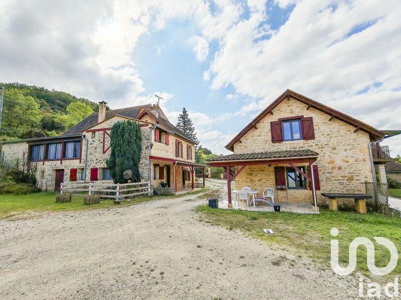 Maison - 400 m² - 17 pièces