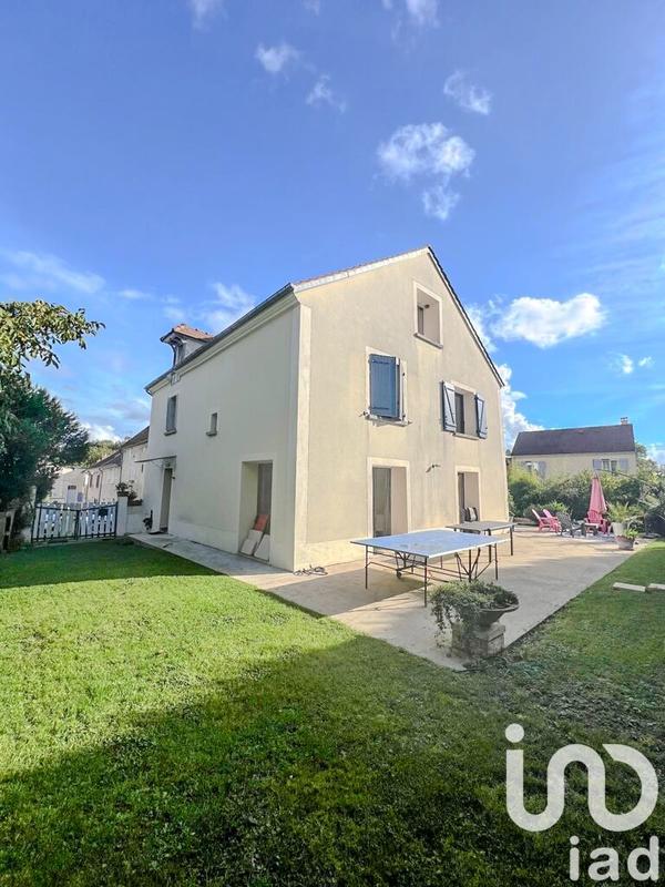 Maison - 235 m² - 8 pièces