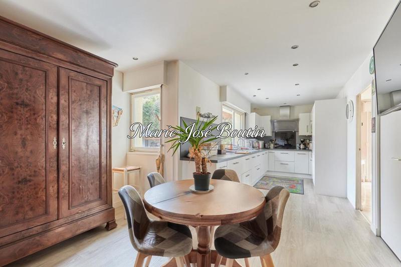 Maison d'architecte - 215 m² - 7 pièces