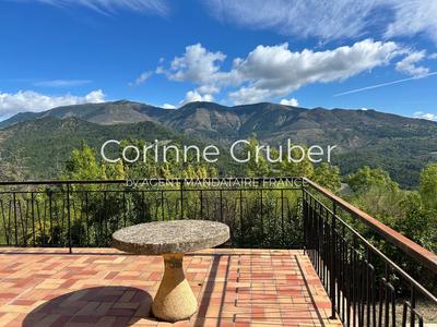 Maison - 94 m² - 5 pièces