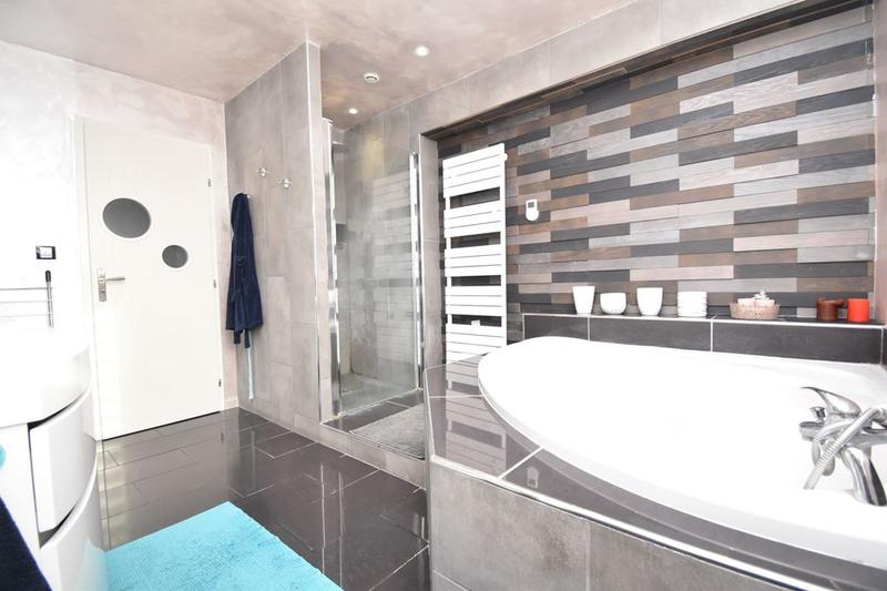 Maison - 136 m² - 5 pièces