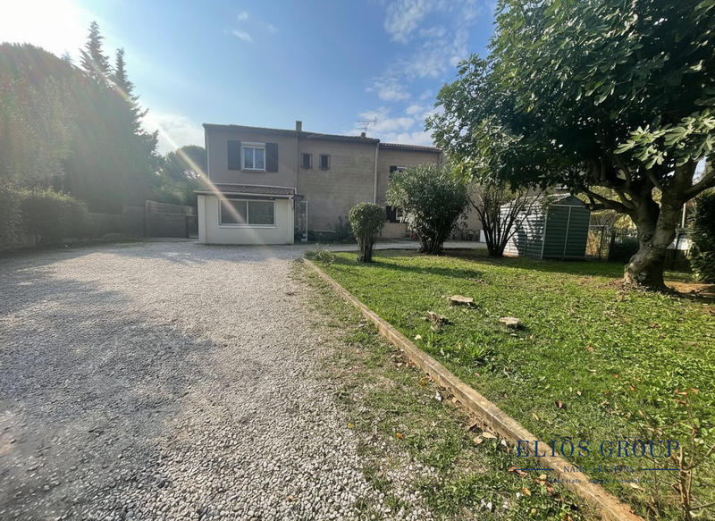 Maison - 204 m² - 9 pièces