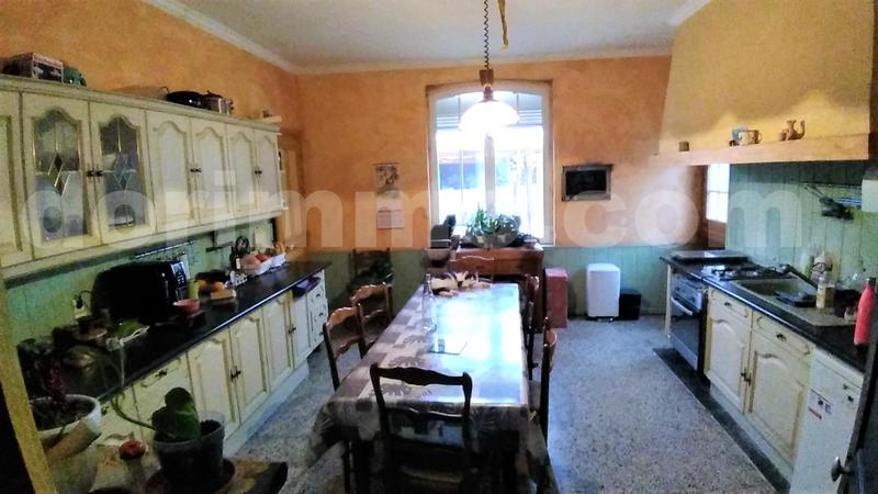 Maison - 248 m² - 10 pièces