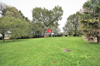 Maison - 285 m² - 10 pièces