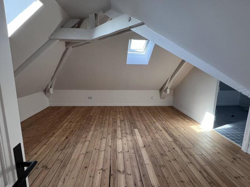 Maison - 220 m² - 8 pièces