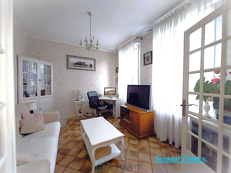 Maison - 158 m² - 8 pièces