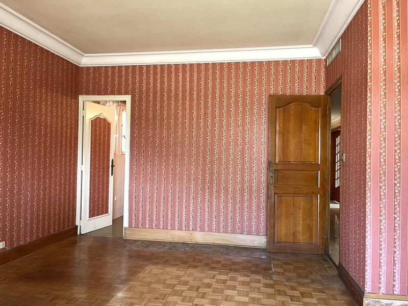 Maison - 265 m² - 8 pièces