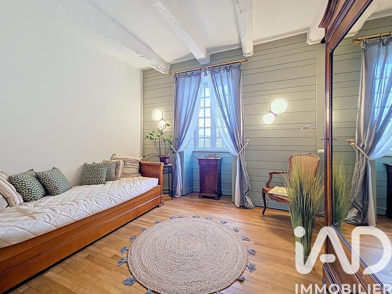 Maison - 368 m² - 10 pièces