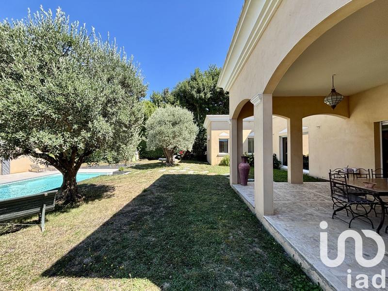 Maison - 240 m² - 7 pièces