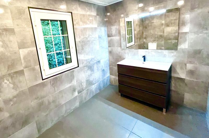 Maison - 475 m² - 8 pièces