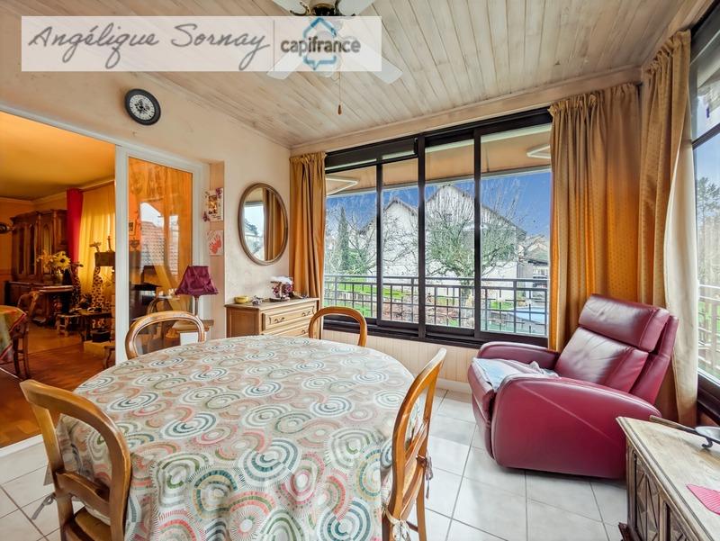 Maison - 207 m² - 7 pièces