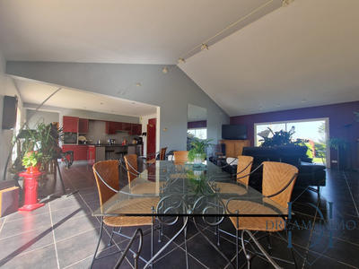 Maison contemporaine - 325 m² - 10 pièces