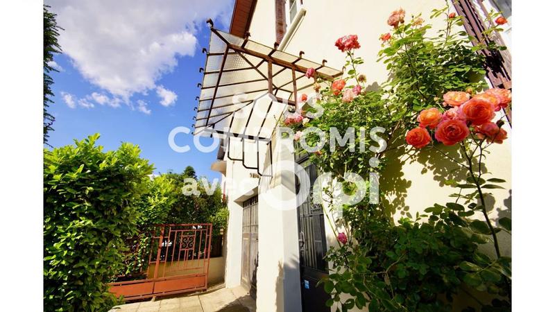 Maison - 121 m² - 4 pièces