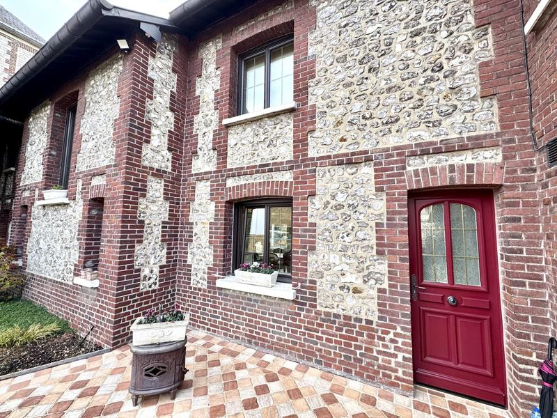 Maison - 230 m² - 8 pièces