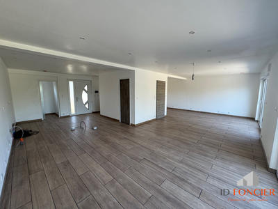 Maison - 180 m² - 6 pièces