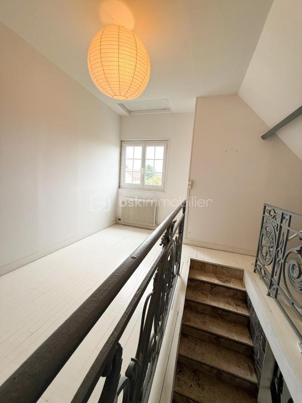 Maison - 280 m² - 11 pièces