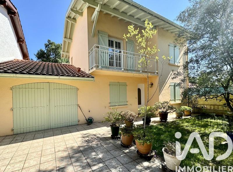 Maison - 98 m² - 4 pièces