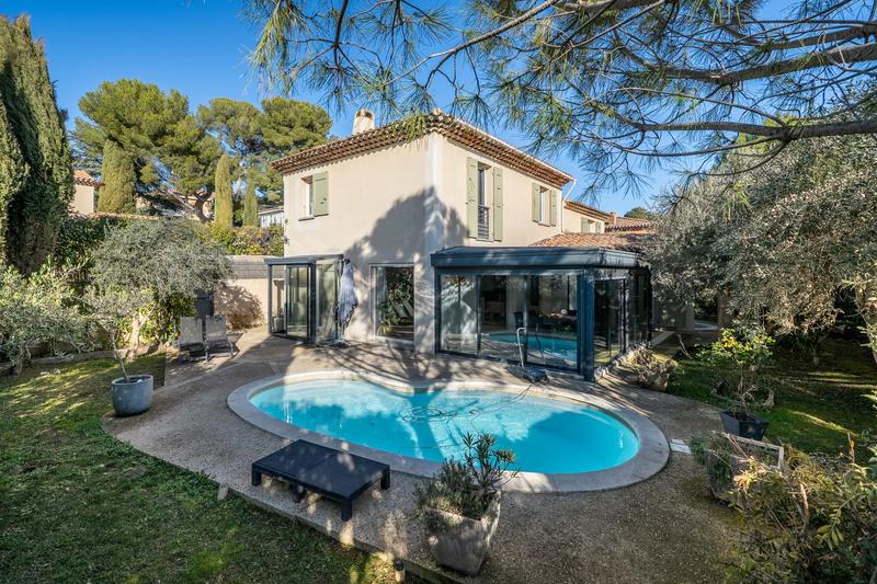 Villa - 206 m² - 5 pièces