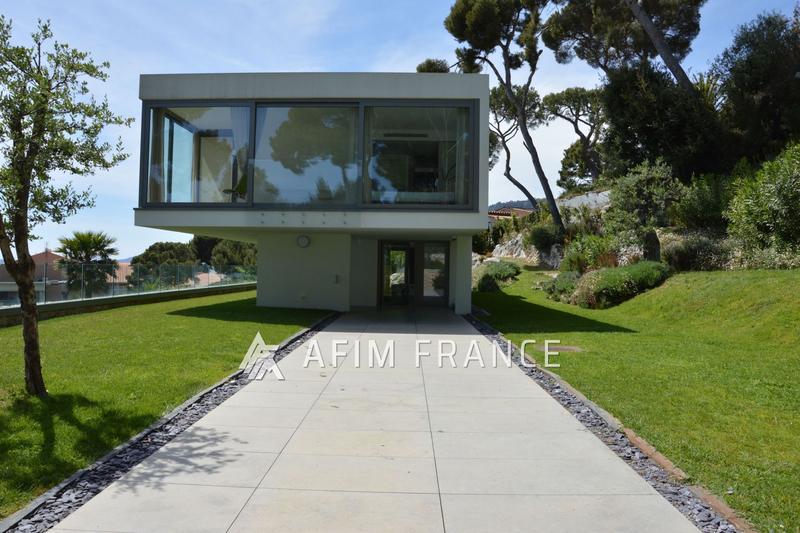 Villa - 380 m² - 8 pièces