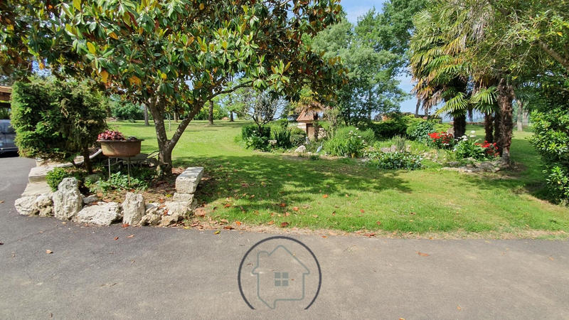 Maison - 217 m² - 5 pièces