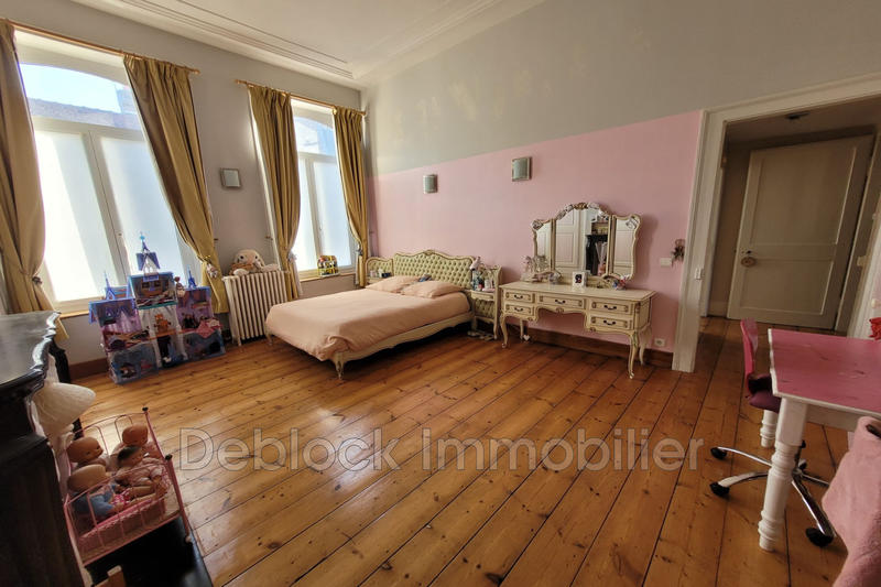 Maison - 360 m² - 9 pièces