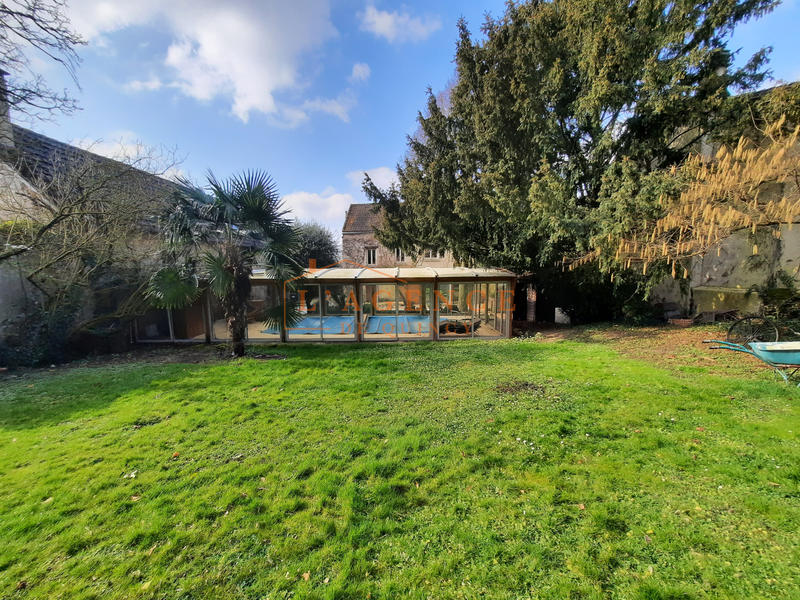 Propriété - 361 m² - 12 pièces