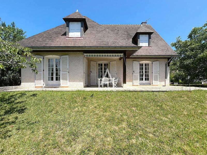 Maison - 166 m² - 6 pièces