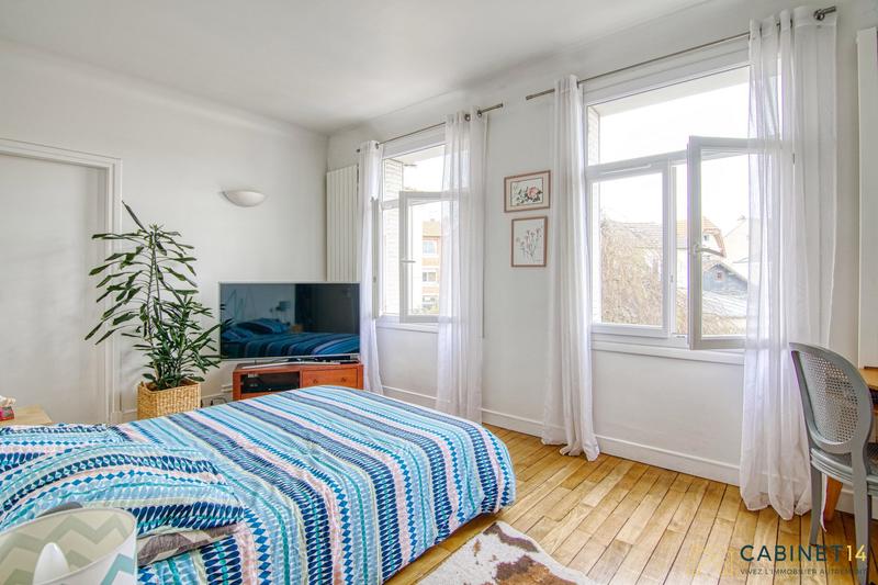 Maison - 342 m² - 9 pièces