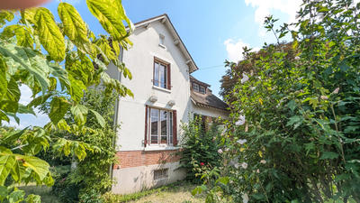 Maison - 102 m² - 5 pièces