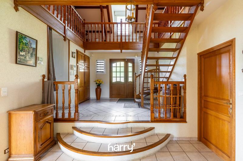 Maison - 350 m² - 13 pièces