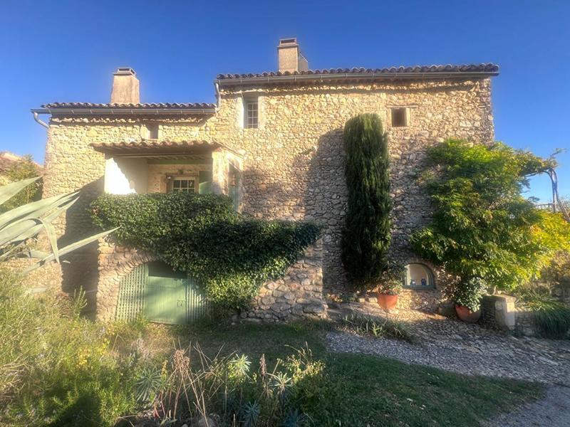 Maison provençale - 183 m² - 8 pièces