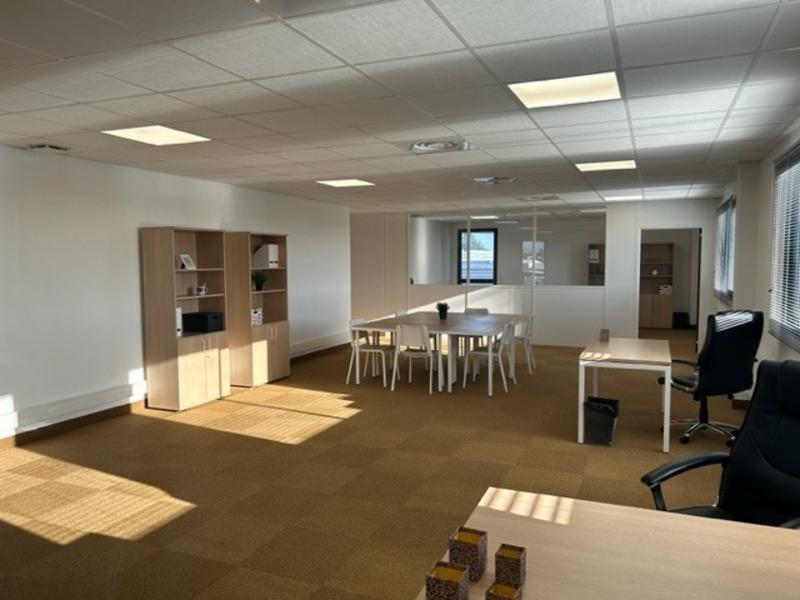 Bureau - 119 m² - 1 pièce