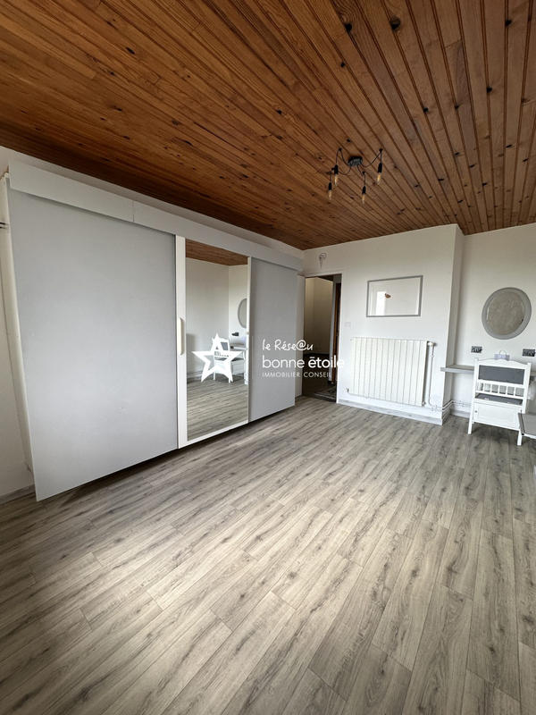 Maison - 230 m² - 10 pièces