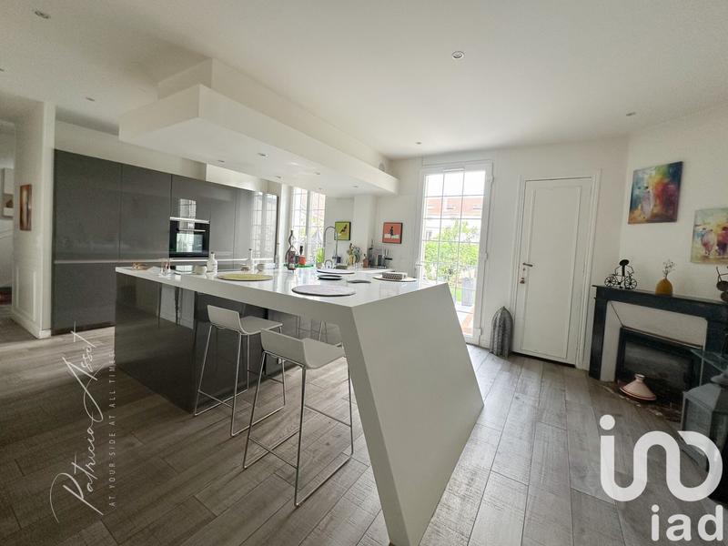 Maison - 200 m² - 7 pièces