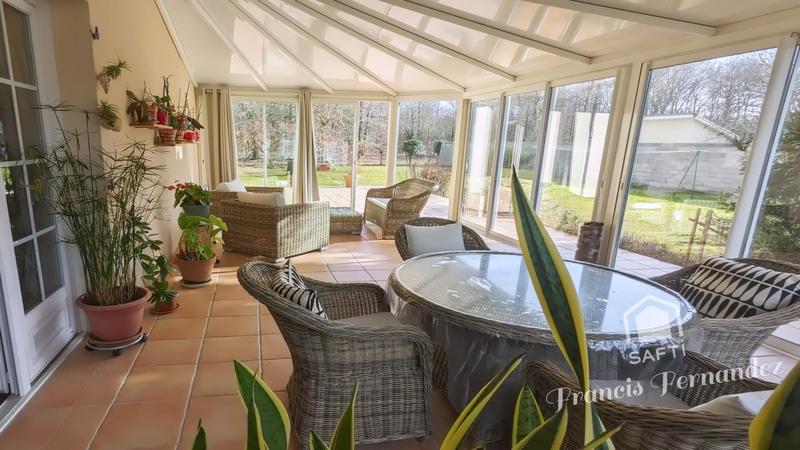 Maison - 220 m² - 6 pièces