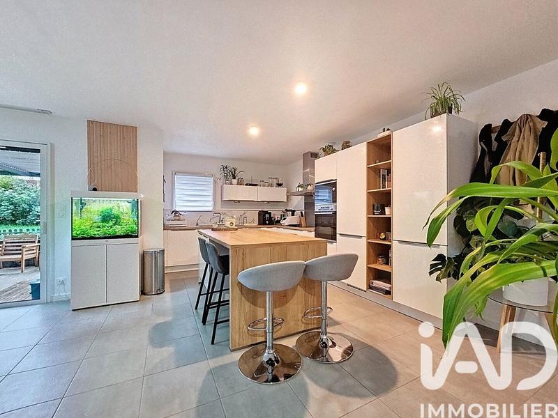 Maison - 101 m² - 5 pièces