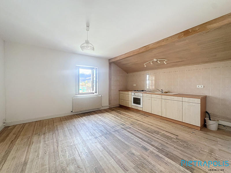 Maison ancienne - 270 m² - 8 pièces