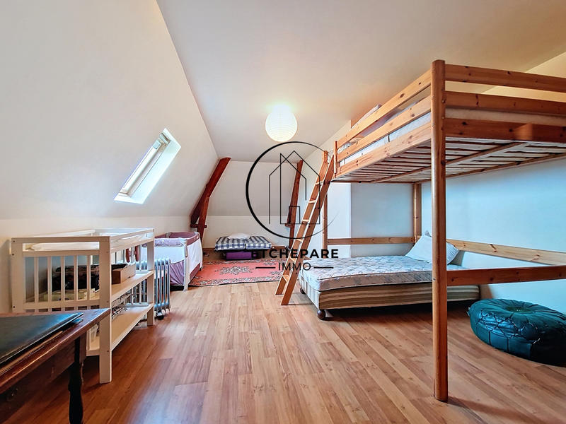 Maison - 167 m² - 6 pièces