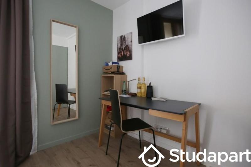 Chambre - 12 m² - 1 pièce