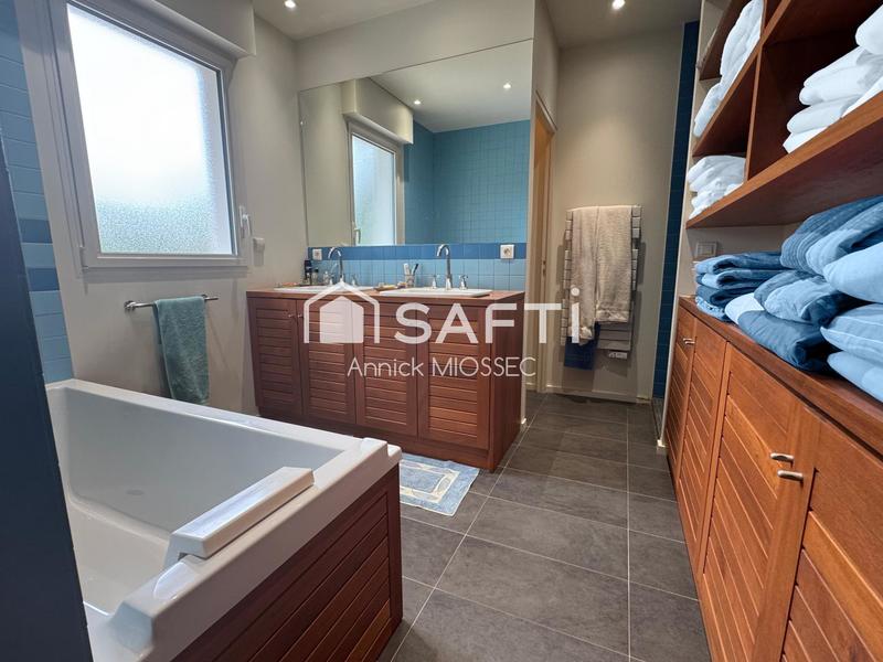 Villa - 242 m² - 8 pièces