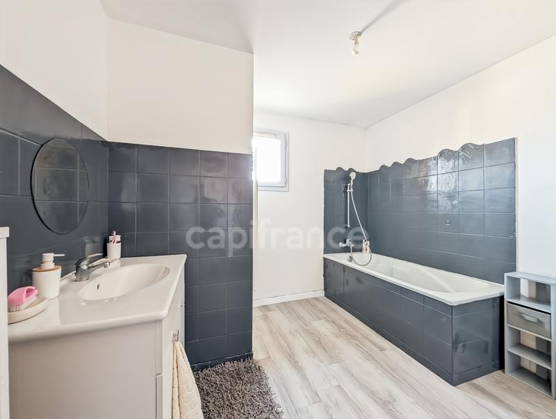 Maison - 121 m² - 5 pièces