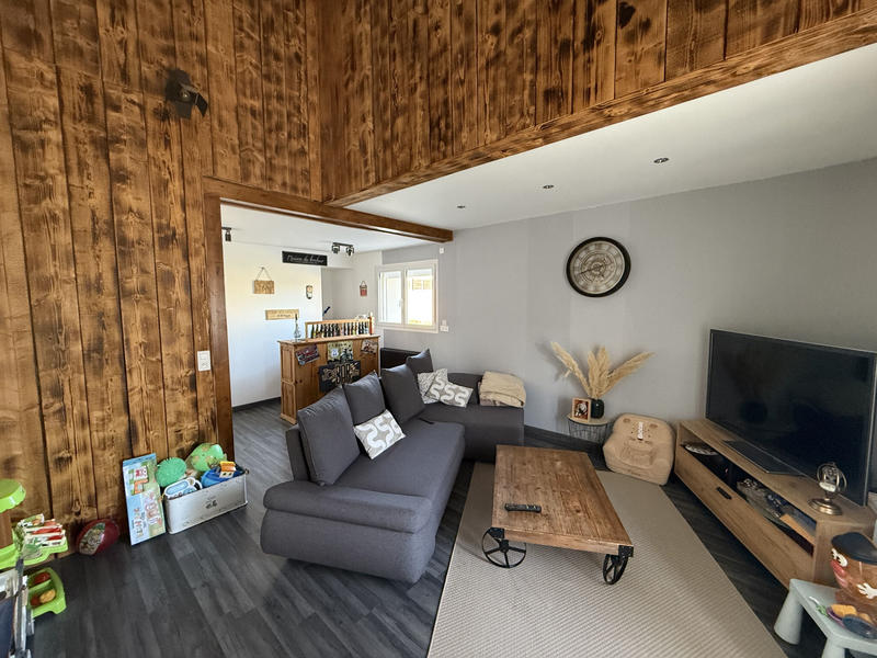 Maison - 211 m² - 7 pièces