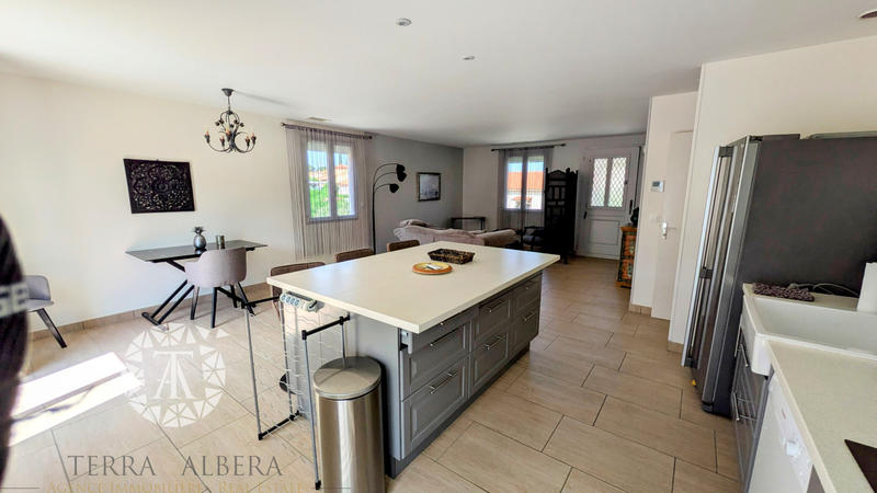 Villa - 145 m² - 6 pièces